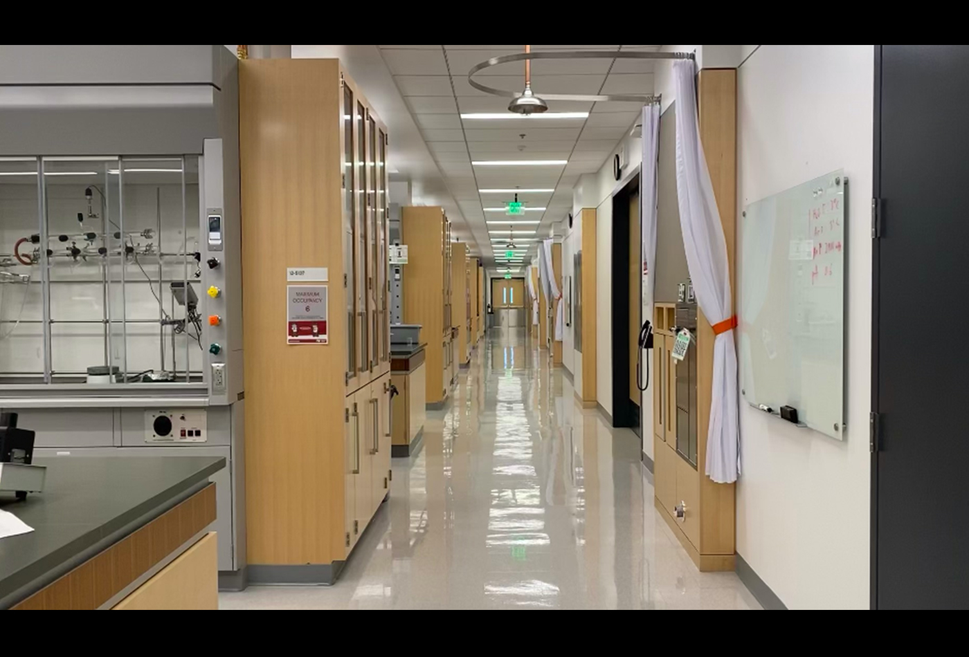 An image of an empty lab corridor.